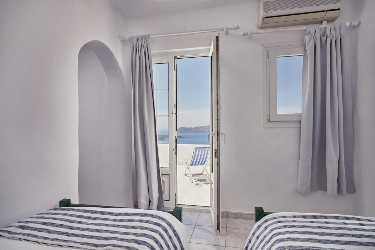 Amphitheater Cave Houses Fira  Exterior foto